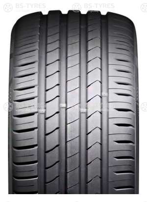 Kumho Ecsta HS51 215/55 R17 94V