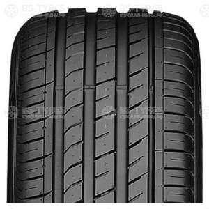 Roadstone N`Fera SU1 215/55 R17 98W
